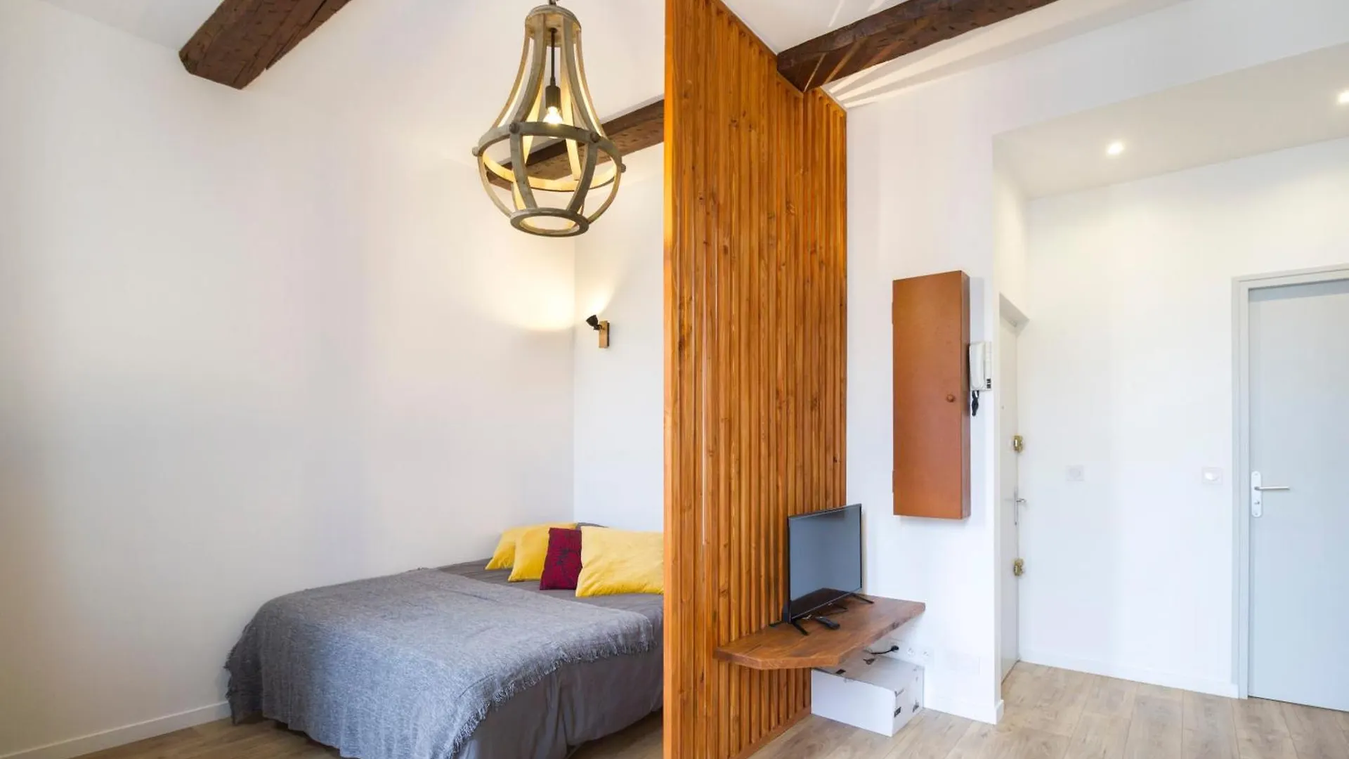 Nationale 2 - St Charles - Reformes - Vieux Port Apartment Marseille France